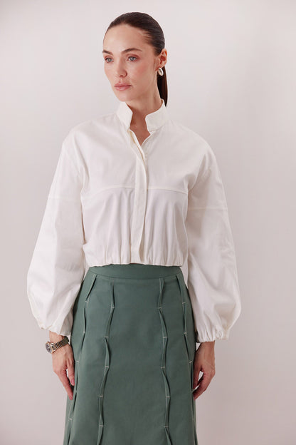Camisa Harlan ivory, detalle de mangas abullonadas — Sanna, colección The Gentlewoman