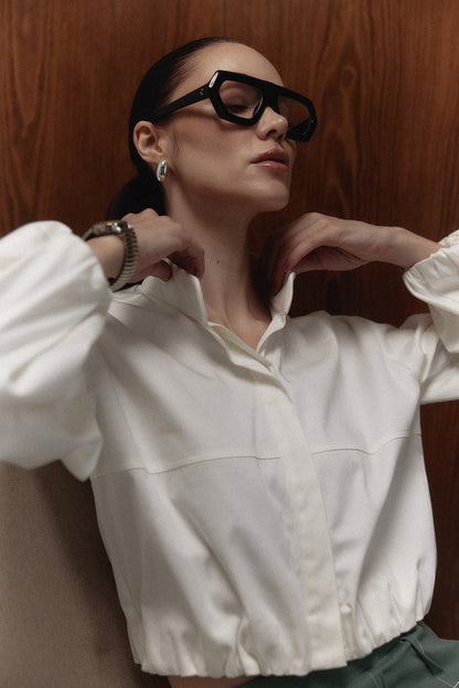 Camisa Harlan ivory, detalle de mangas abullonadas — campaña The Gentlewoman, Sanna