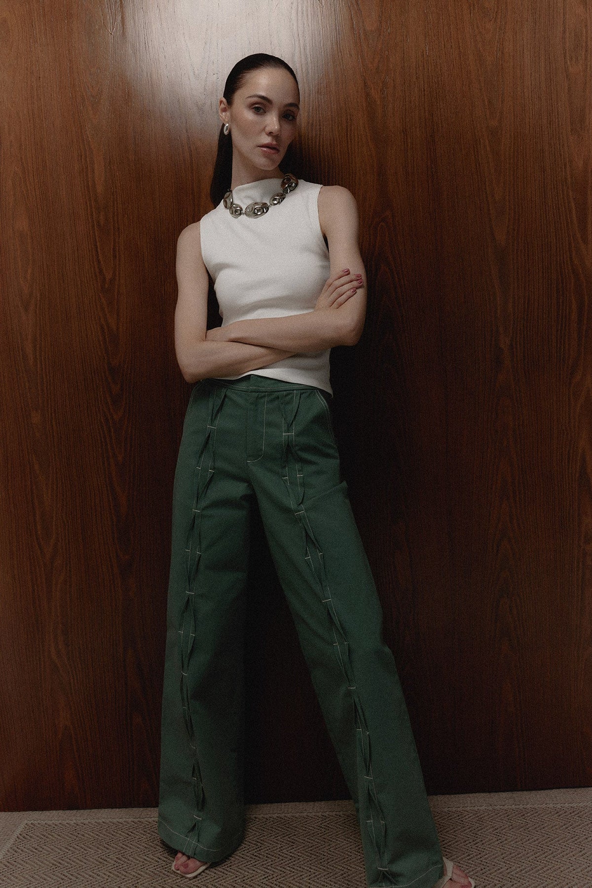 Top Consani ivory de cuello alto — campaña The Gentlewoman, Sanna