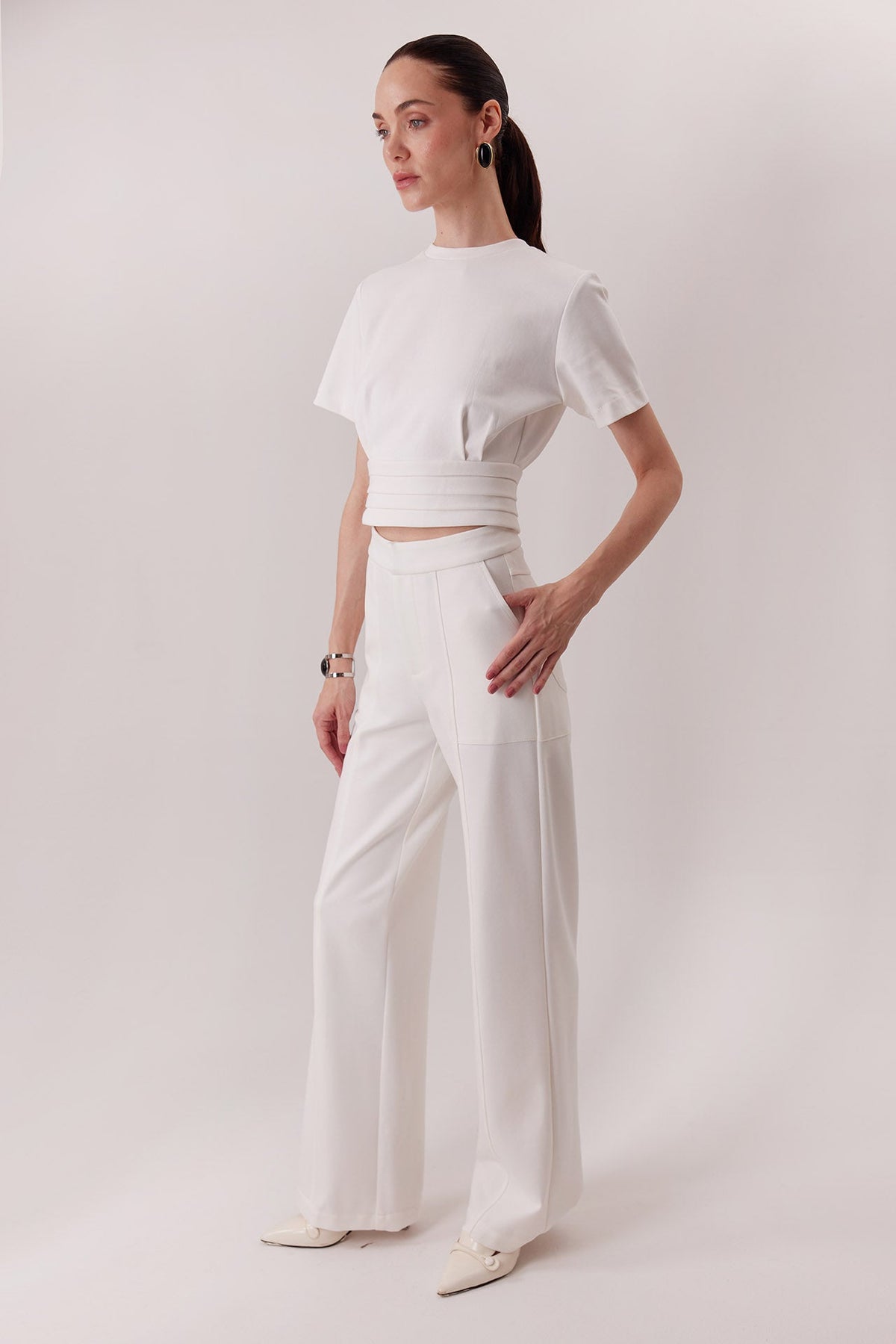 Pantalón Elton ivory con Top Polly ivory — Sanna, colección The Gentlewoman