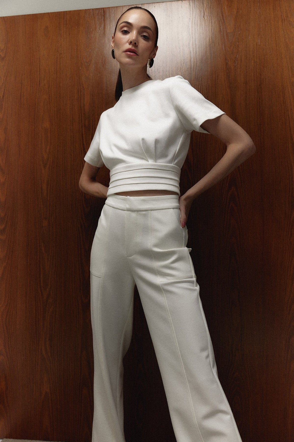 Pantalón Elton ivory con Top Polly — campaña The Gentlewoman, Sanna