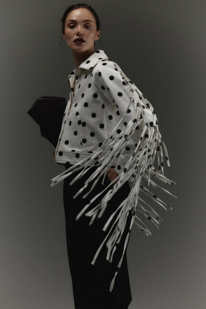 Chaqueta MonteNegro, flecos en movimiento — campaña The Gentlewoman, Sanna