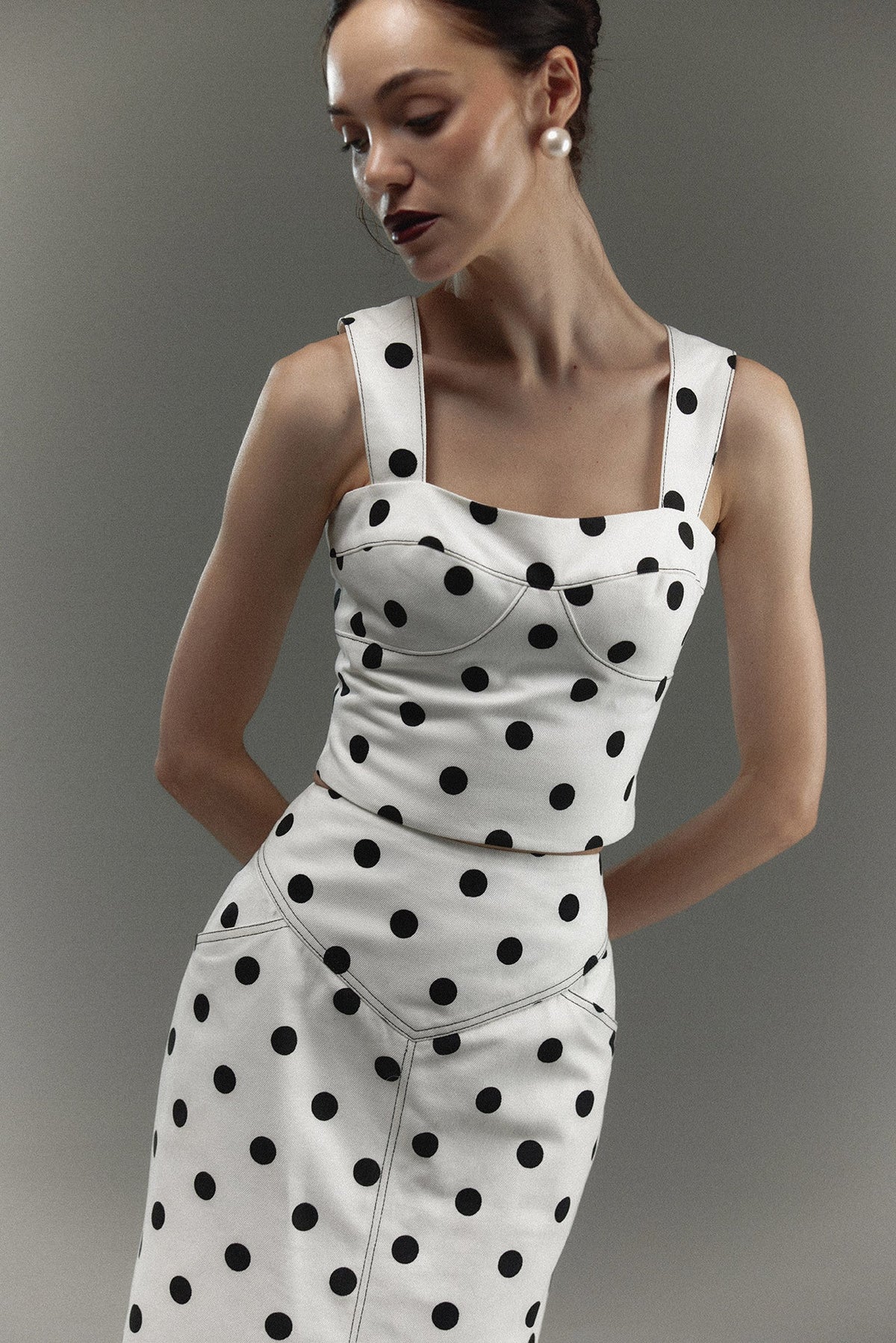 Falda Ponti en polka dots con Top Ponti — campaña The Gentlewoman, Sanna