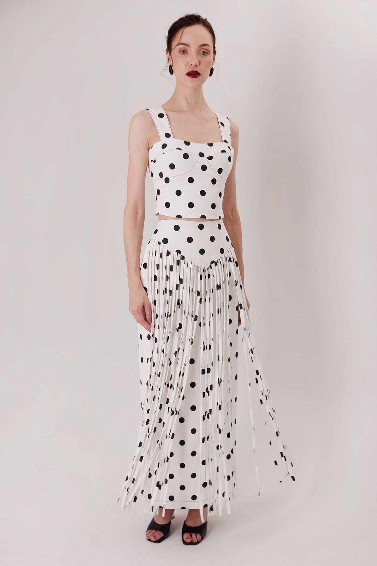 Top Ponti en polka dots con Falda Ponti Flecos — Sanna, colección The Gentlewoman