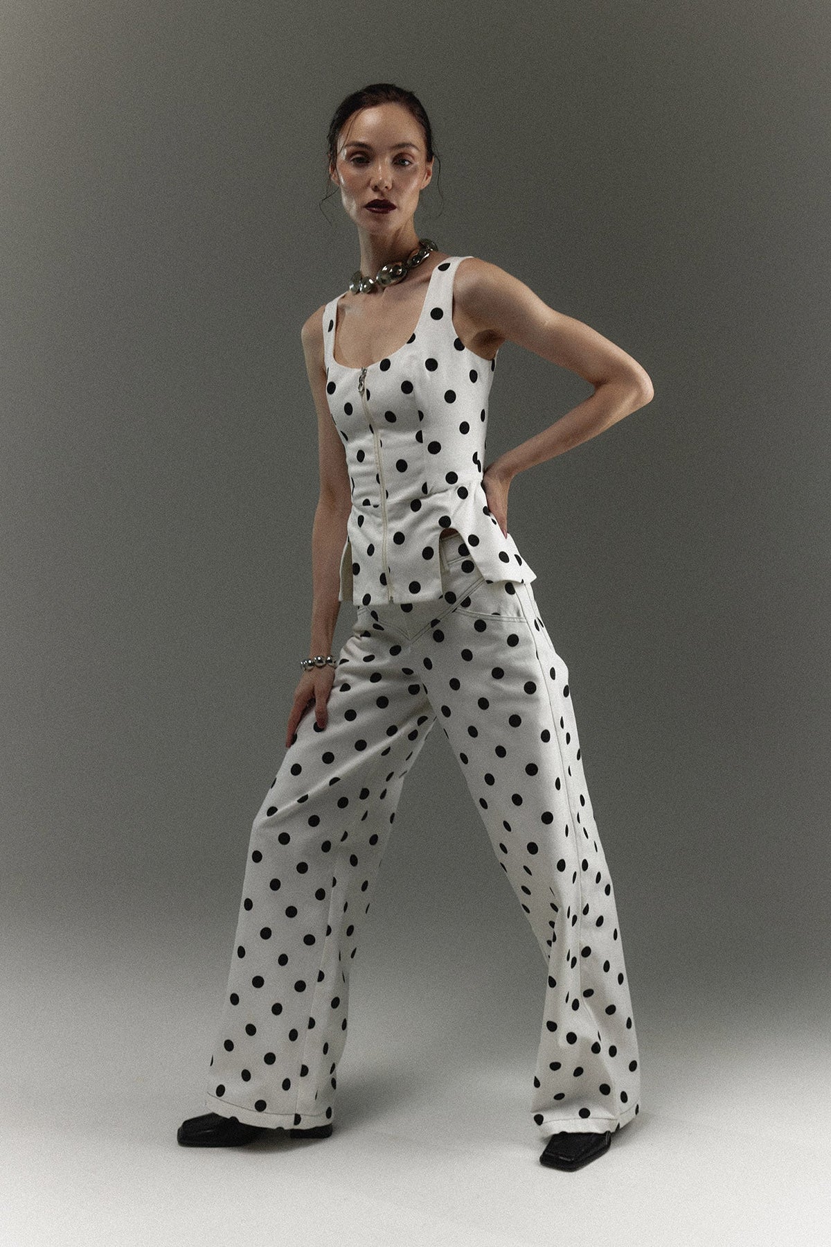 Pantalón Montenegro en polka dots con Top Esme Ponti — campaña The Gentlewoman, Sanna